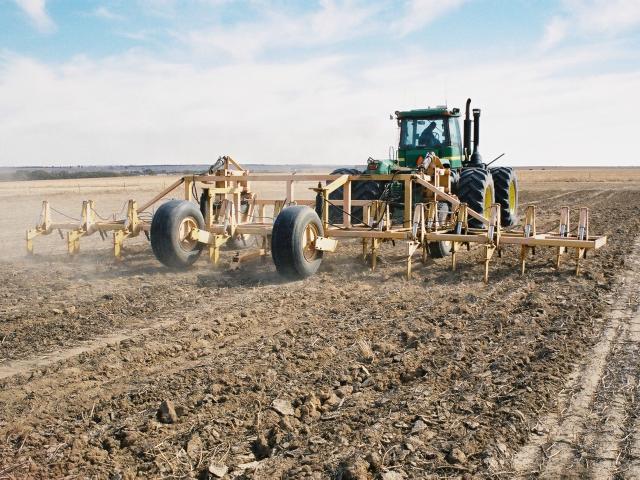 Deep ripping for soil compaction